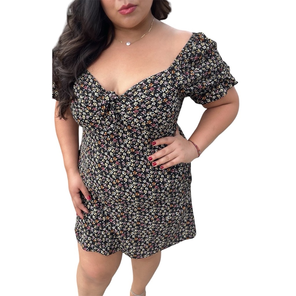 Plus: Floral Side Pockets Dress